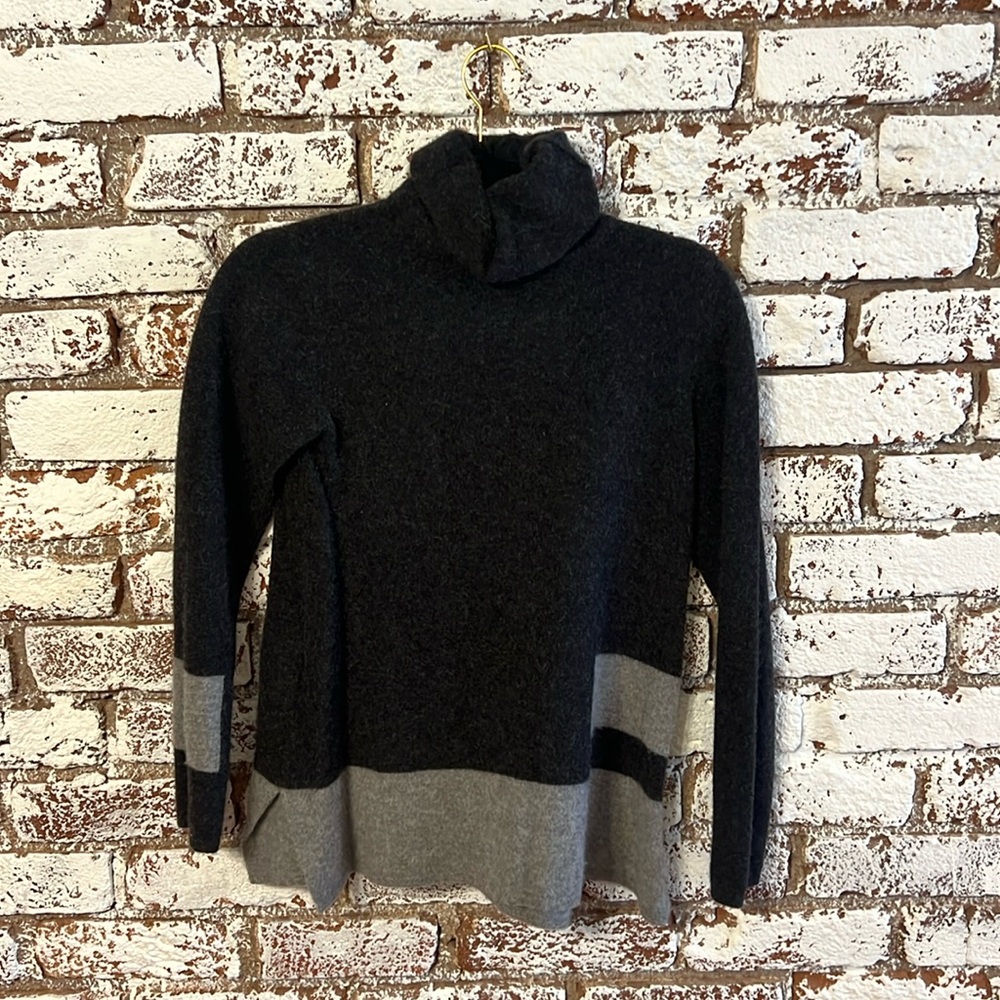 Cashmere Krimson Klover Turtleneck Sweater